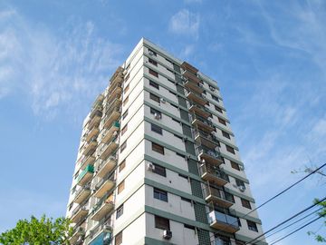 Venta depto 3 amb en Flores con Cochera RETASADO