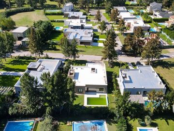 CASA  6 AMBIENTES EN VENTA EL PRINCIPADO CANNING