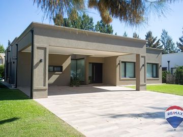 CASA  6 AMBIENTES EN VENTA EL PRINCIPADO CANNING