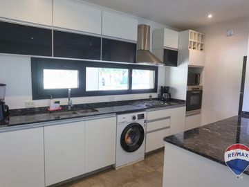 CASA  6 AMBIENTES EN VENTA EL PRINCIPADO CANNING