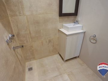 CASA  6 AMBIENTES EN VENTA EL PRINCIPADO CANNING