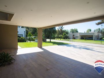 CASA  6 AMBIENTES EN VENTA EL PRINCIPADO CANNING