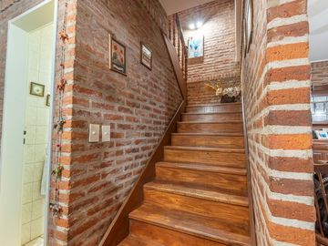 VENTA CASA 6 AMBIENTES CON JARDÍN PILETA Y GARAGE