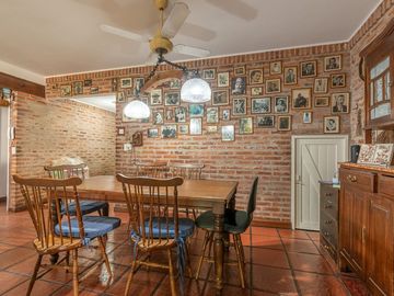 VENTA CASA 6 AMBIENTES CON JARDÍN PILETA Y GARAGE