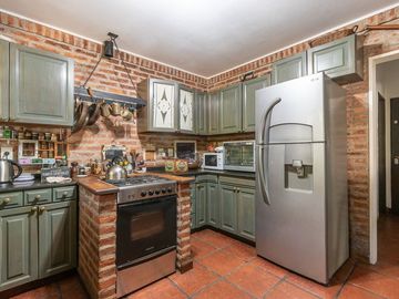VENTA CASA 6 AMBIENTES CON JARDÍN PILETA Y GARAGE
