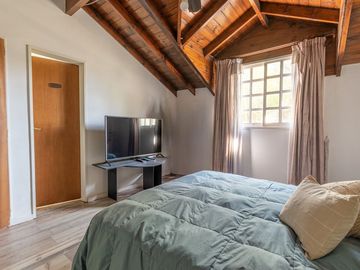 VENTA CASA 6 AMBIENTES CON JARDÍN PILETA Y GARAGE