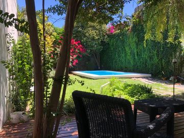 VENTA CASA 6 AMBIENTES CON JARDÍN PILETA Y GARAGE