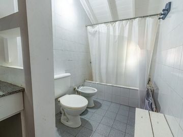VENTA CASA 6 AMBIENTES CON JARDÍN PILETA Y GARAGE