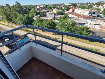 VENTA DEPARTAMENTO 2 AMBIENTES CON COCHERA HAEDO