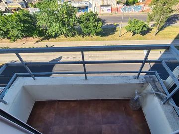 VENTA DEPARTAMENTO 2 AMBIENTES CON COCHERA HAEDO