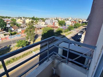 VENTA DEPARTAMENTO 2 AMBIENTES CON COCHERA HAEDO