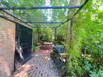 Venta casa 4 amb con parque y pileta B° El Cortijo
