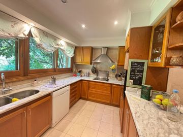 Venta casa 4 amb con parque y pileta B° El Cortijo