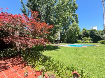 Venta casa 4 amb con parque y pileta B° El Cortijo