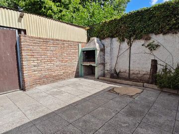 CASA 4AMB CON PATIO, GARAGE FINANCIA-PERMUTA
