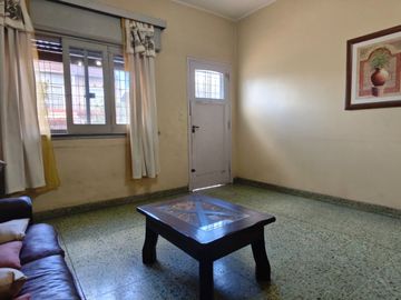 CASA 4AMB CON PATIO, GARAGE FINANCIA-PERMUTA