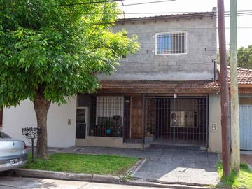 Venta permuta villa bosch 4 ambientes con cochera