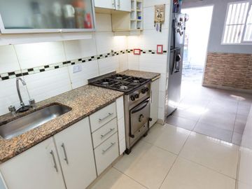 Venta permuta villa bosch 4 ambientes con cochera