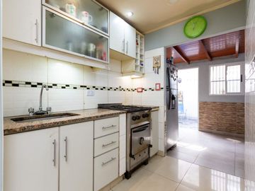 Venta permuta villa bosch 4 ambientes con cochera