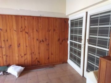 Casa Banfield Oeste 3 ambientes Patio y  Jardin