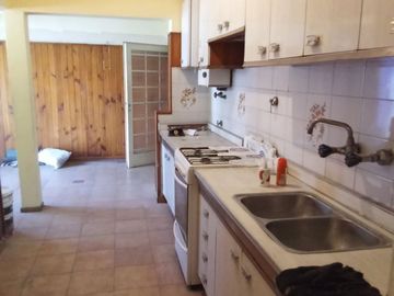 Casa Banfield Oeste 3 ambientes Patio y  Jardin