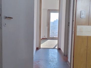 Venta Dpto 2 ambientes con balcón y lavadero