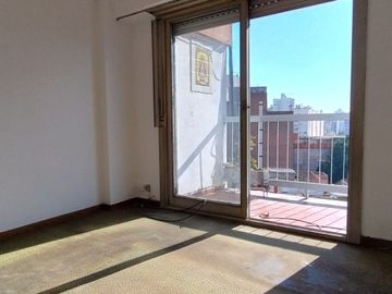 Venta Dpto 2 ambientes con balcón y lavadero