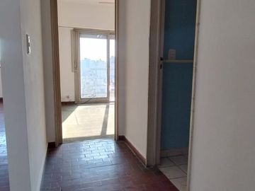 Venta Dpto 2 ambientes con balcón y lavadero