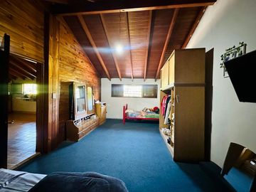 VENTA CASA 5 AMBIENTES EZPELETA CON COCHERAS
