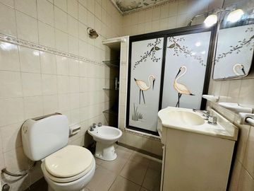 VENTA CASA 5 AMBIENTES EZPELETA CON COCHERAS