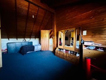 VENTA CASA 5 AMBIENTES EZPELETA CON COCHERAS