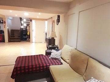 HERMOSA CASA A LA VENTA EN GUAYMALLÉN