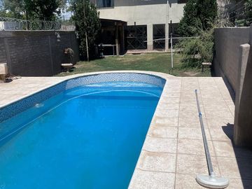 HERMOSA CASA A LA VENTA EN GUAYMALLÉN