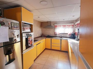 HERMOSA CASA A LA VENTA EN GUAYMALLÉN