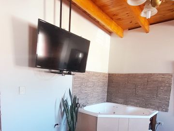 HERMOSA CASA A LA VENTA EN GUAYMALLÉN