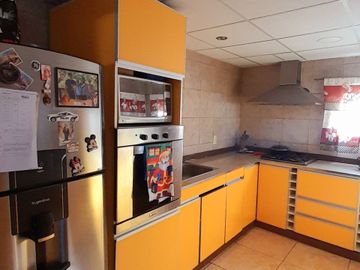 HERMOSA CASA A LA VENTA EN GUAYMALLÉN