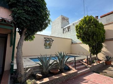CASA COLONIAL MULTIFUNCION CON REFORMAS DE NIVEL