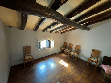 CASA COLONIAL MULTIFUNCION CON REFORMAS DE NIVEL