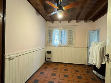 CASA COLONIAL MULTIFUNCION CON REFORMAS DE NIVEL