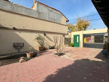 CASA COLONIAL MULTIFUNCION CON REFORMAS DE NIVEL