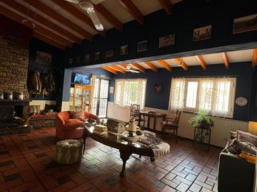 CASA COLONIAL MULTIFUNCION CON REFORMAS DE NIVEL