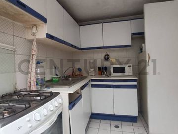 En Venta linda casa junto al Megamaxi de la 6 de Diciembre