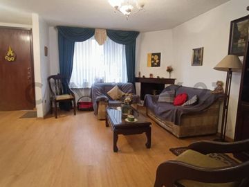 En Venta linda casa junto al Megamaxi de la 6 de Diciembre