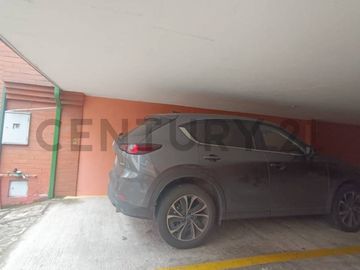 En Venta linda casa junto al Megamaxi de la 6 de Diciembre