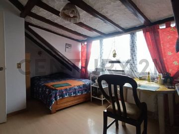 En Venta linda casa junto al Megamaxi de la 6 de Diciembre
