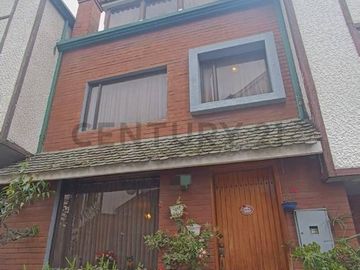 En Venta linda casa junto al Megamaxi de la 6 de Diciembre