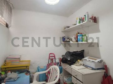 En Venta linda casa junto al Megamaxi de la 6 de Diciembre