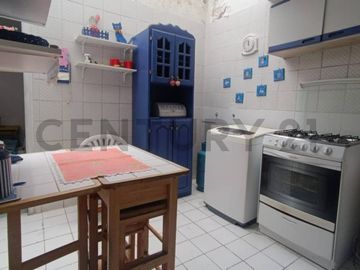 En Venta linda casa junto al Megamaxi de la 6 de Diciembre