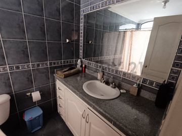 Vendo casa en San Fernando, de 4 dormitorios.