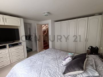 Vendo casa en San Fernando, de 4 dormitorios.